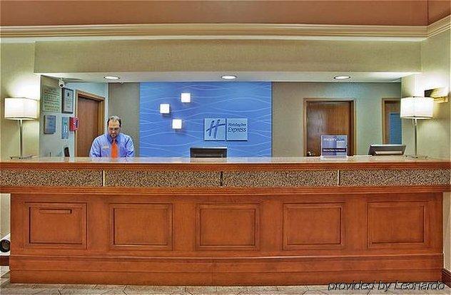 Holiday Inn Express & Suites Atlanta Perimeter Mall Hotel, An Ihg Hotel Sandy Springs İç mekan fotoğraf