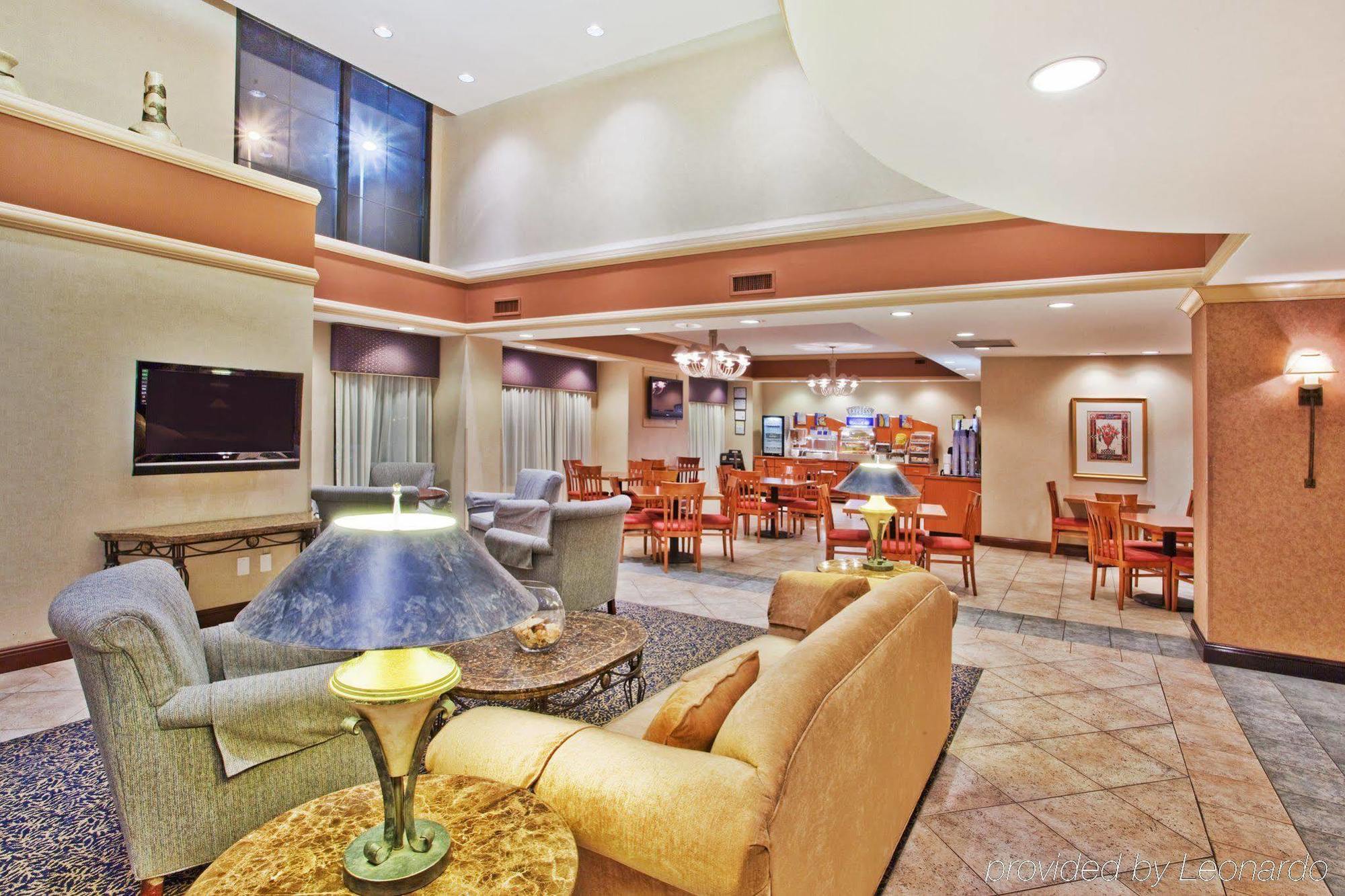 Holiday Inn Express & Suites Atlanta Perimeter Mall Hotel, An Ihg Hotel Sandy Springs İç mekan fotoğraf