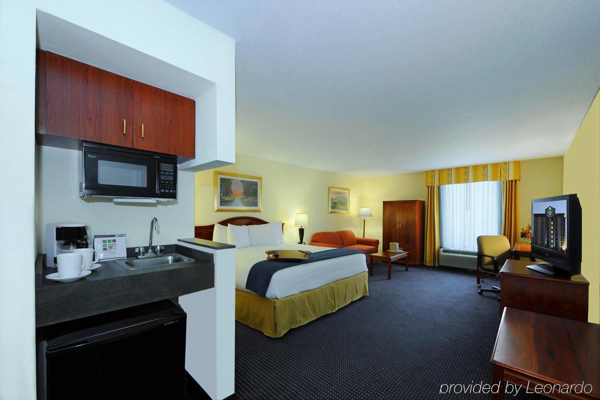 Holiday Inn Express & Suites Atlanta Perimeter Mall Hotel By Ihg Sandy Springs Oda fotoğraf