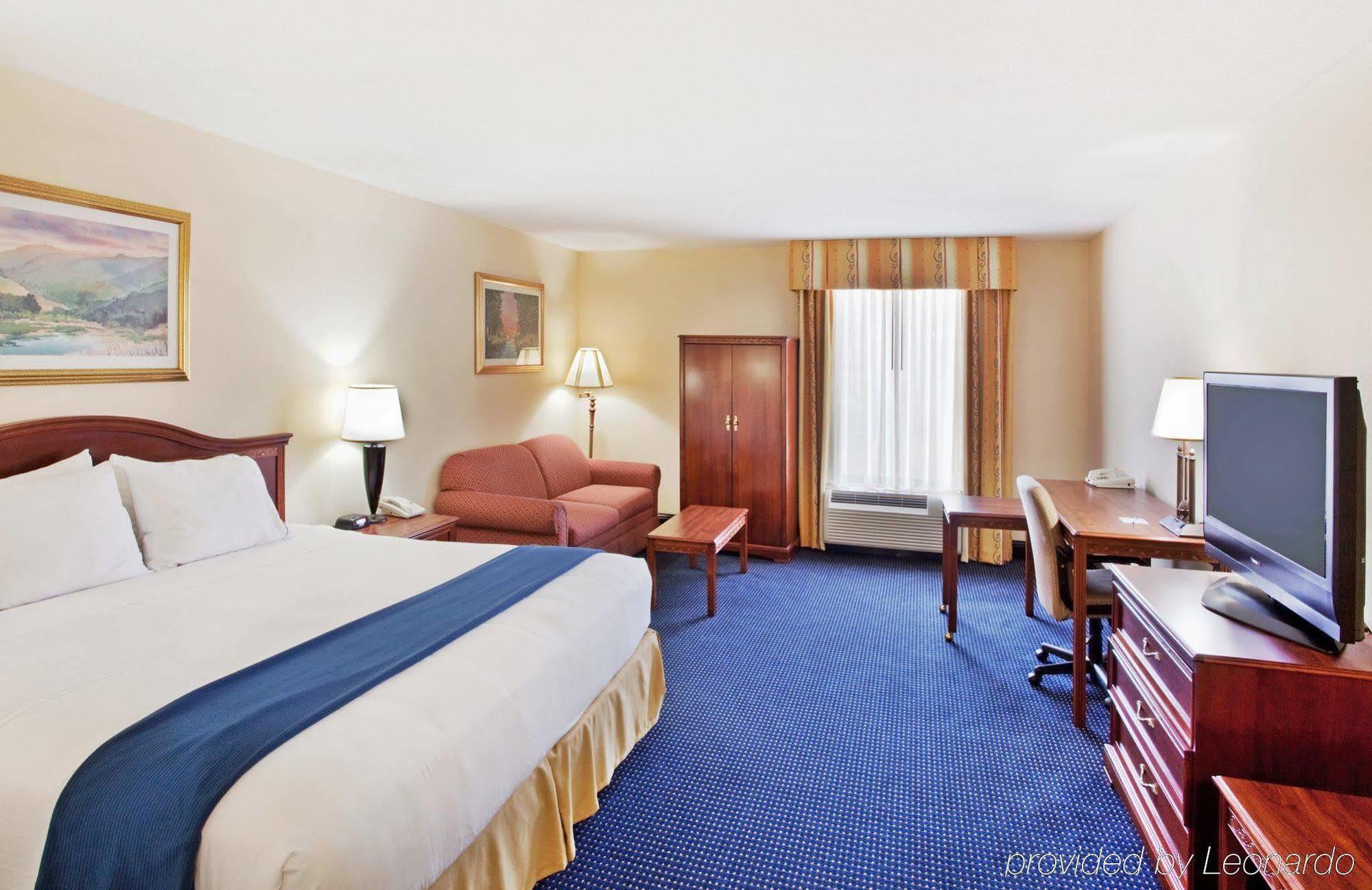 Holiday Inn Express & Suites Atlanta Perimeter Mall Hotel By Ihg Sandy Springs Oda fotoğraf