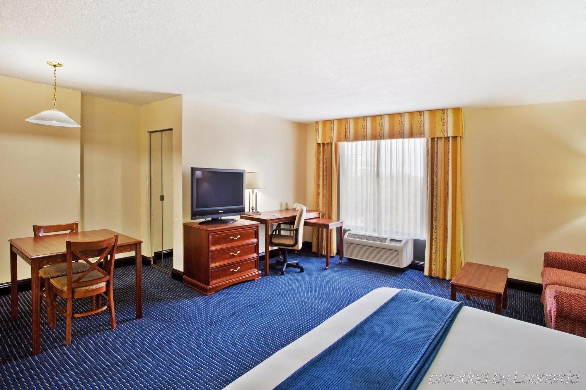 Holiday Inn Express & Suites Atlanta Perimeter Mall Hotel, An Ihg Hotel Sandy Springs Oda fotoğraf